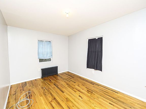 3rd image of 56 Milford St