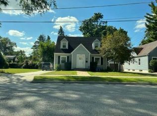 385 Congdon Ave, Elgin, IL 60120