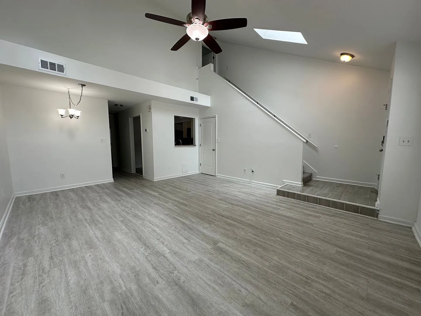 3 bed, 2.0 bath, 1328 sqft, $1,850 — Photo 3