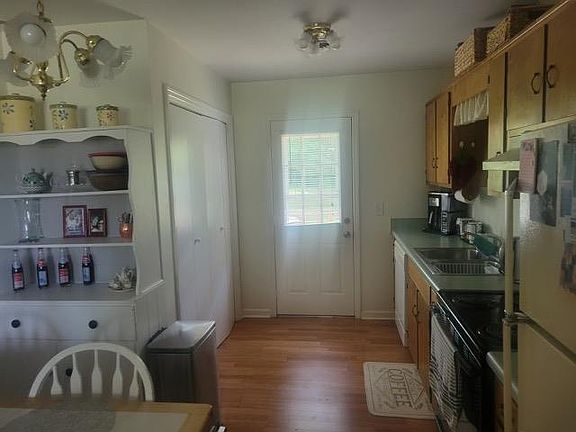 5th image of 2633 & 2635 Villa Dr NW