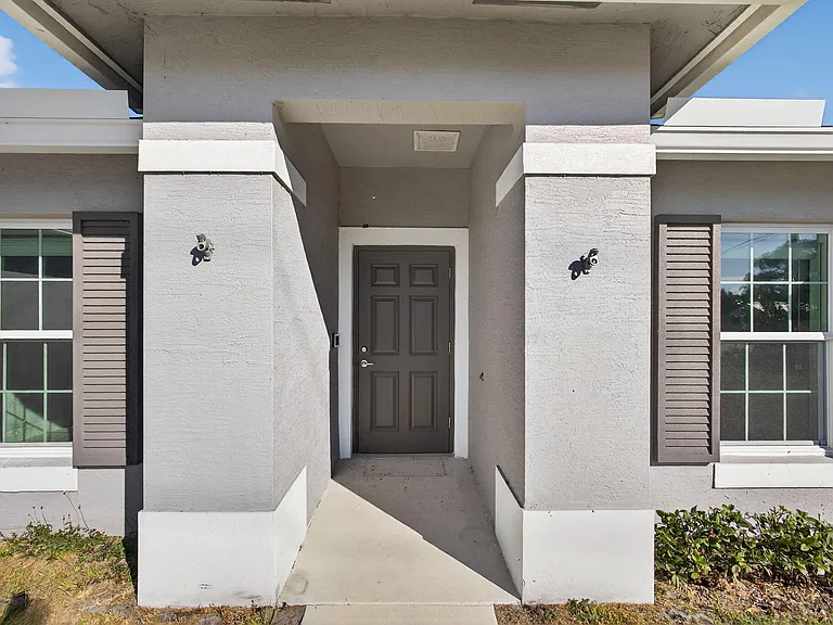 2501 SE Mariposa Ave — Photo 4