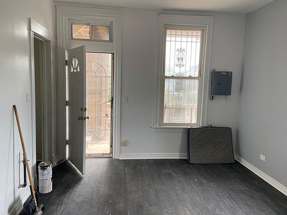 4th image of 3837 N Saint Louis Ave #2