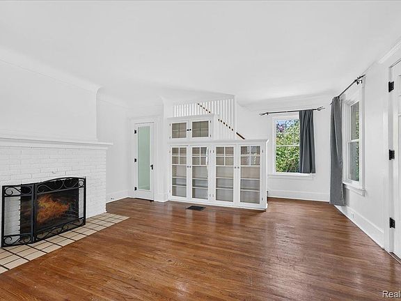 5th image of 27108 E River Rd