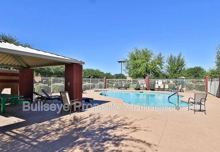 7321 N 89th Dr — Photo 34