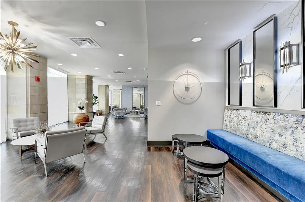 1 bed, 1.0 bath, 882 sqft, $1,800 — Photo 4