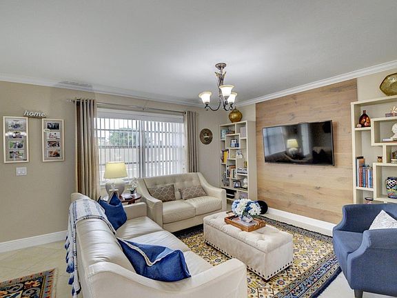 5th image of 714 Flanders Dr #O