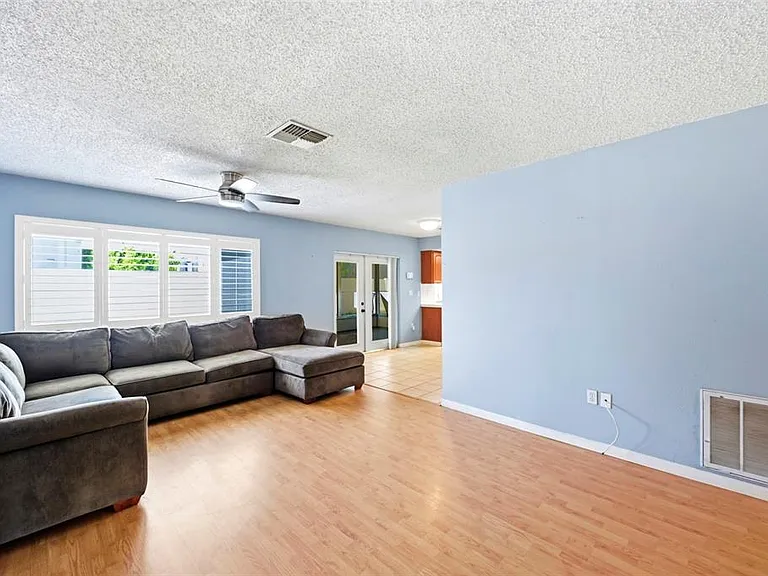 4314 Pinefield Ave — Photo 5