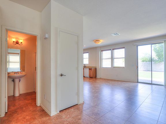 5th image of 45586 W Guilder Ave