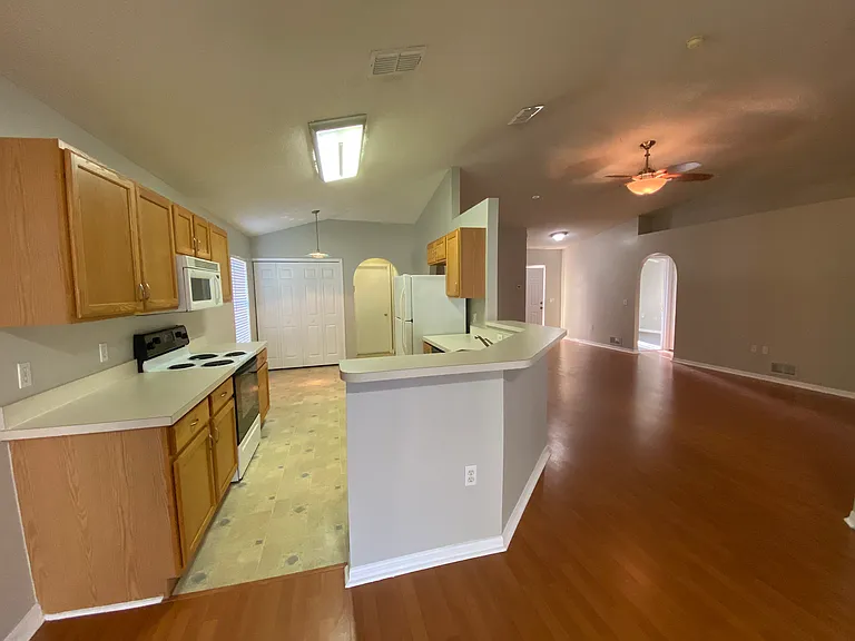 4754 Willamette Cir — Photo 4