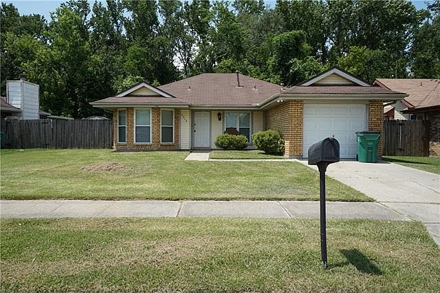 1st image of 2916 Laurie Ln