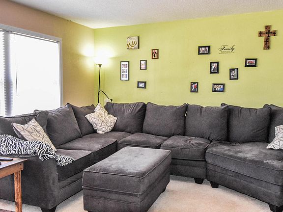 3rd image of 474 Perrey Dr