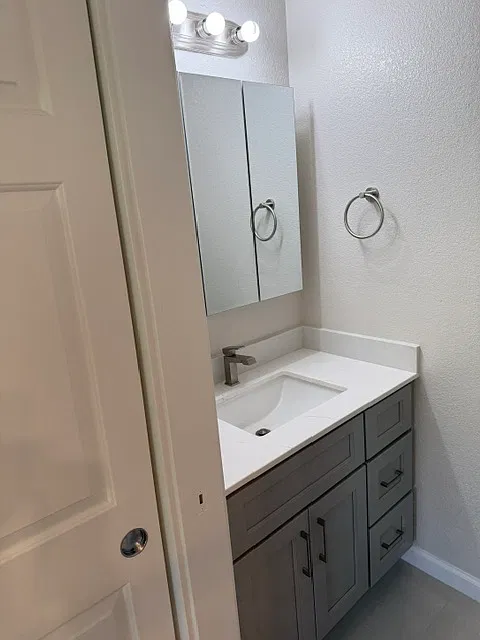 2 bed, 2.5 bath, 900 sqft, $3,200 — Photo 3