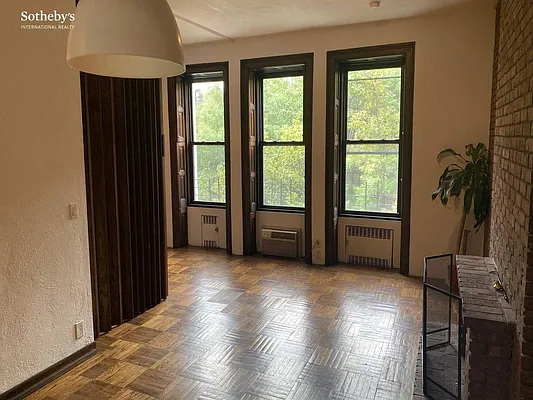 Rented by Sotheby's International Realty | media 6