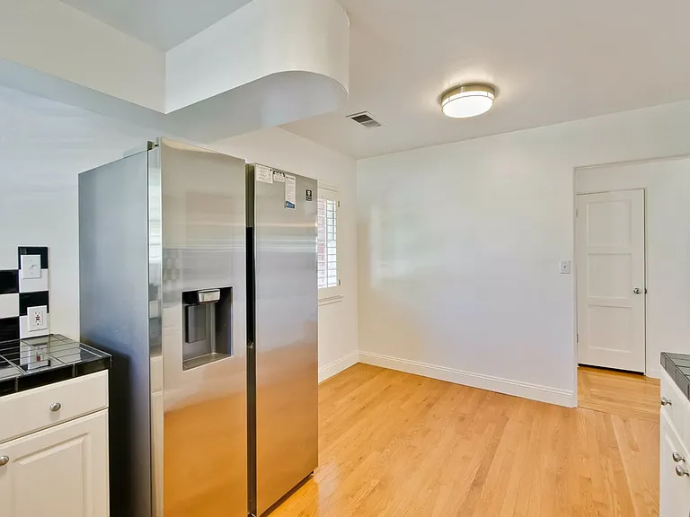 2990 Cowper St — Photo 22