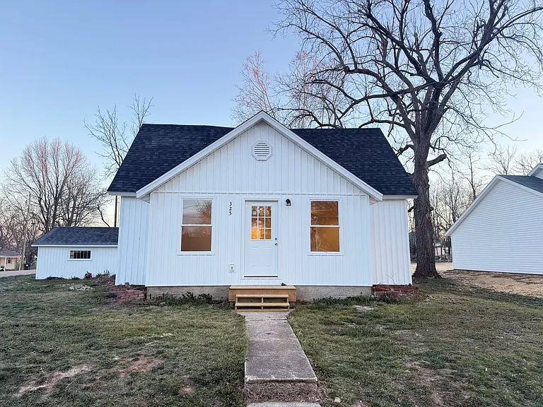 325 W Tyndal St — Photo 2