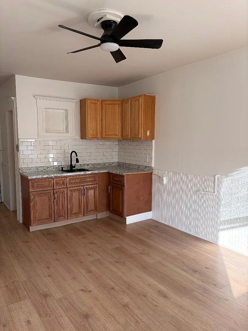 1 bed, 900 sqft, $1,400 — Photo 1