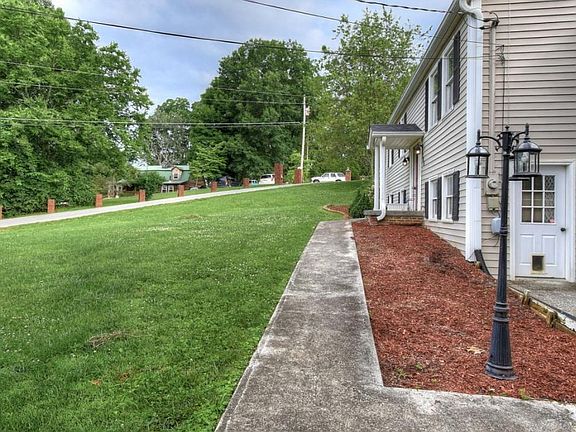 4th image of 285 Overhill Dr