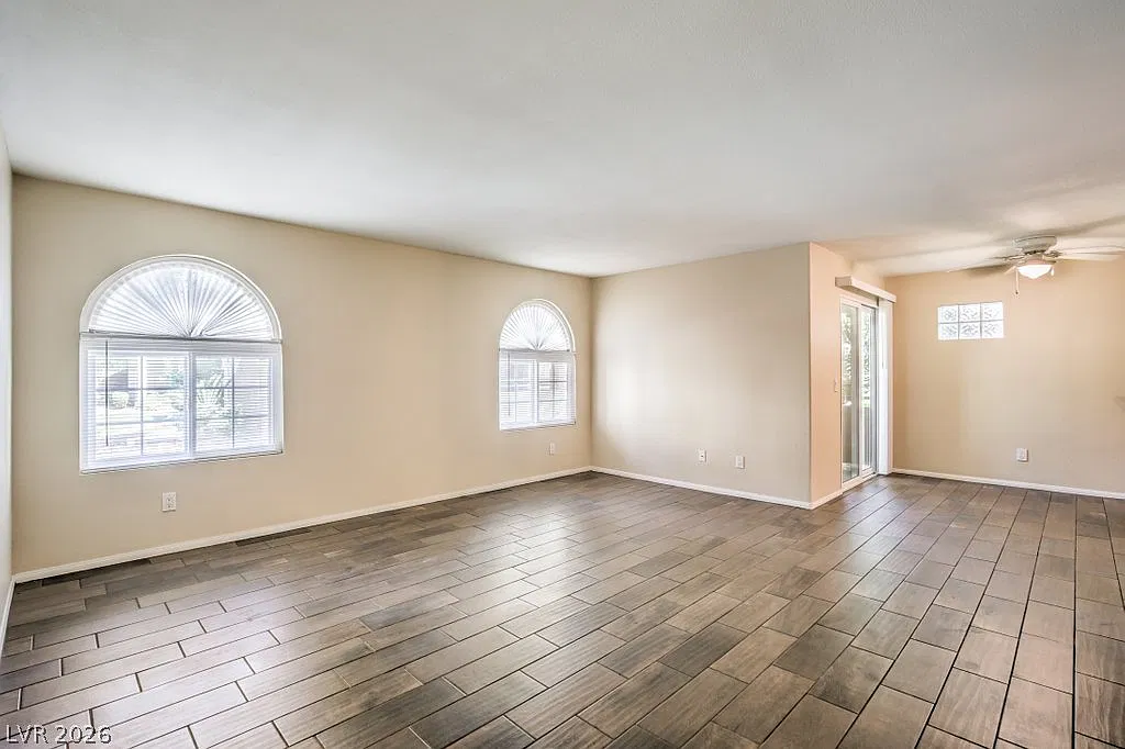 2 bed, 2.0 bath, 981 sqft, $1,445 — Photo 1