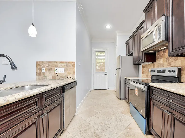 11045 Upland Forest Dr — Photo 7