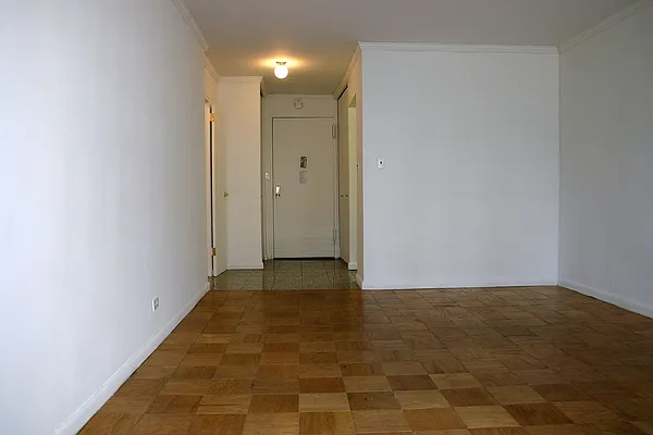 Rented by Carlyle Property Management | media 16