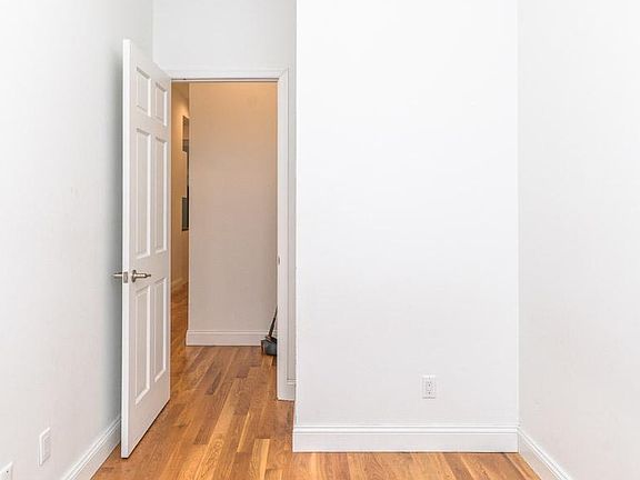 5th image of 295 Wyckoff Ave APT 2L