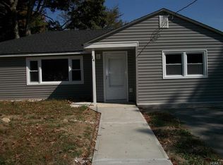 14 Oak Dr, Middletown, NY 10940