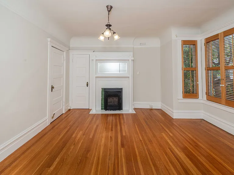 Top Floor 1br. Remodeled! W/D In-Unit! Dishwasher! — Photo 10