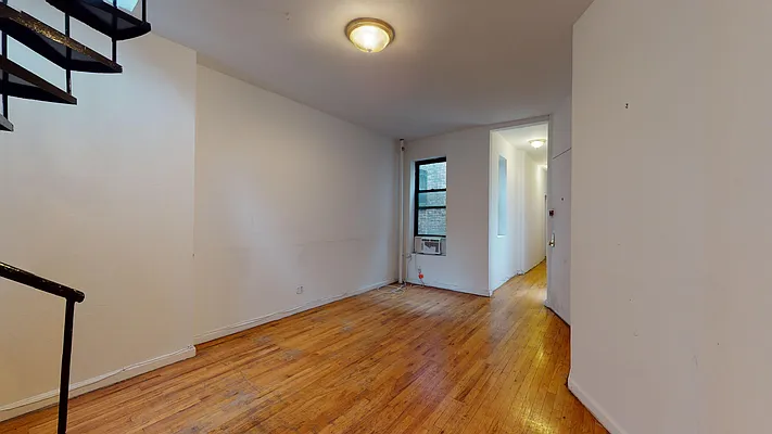 Rented by Bond New York | media 3