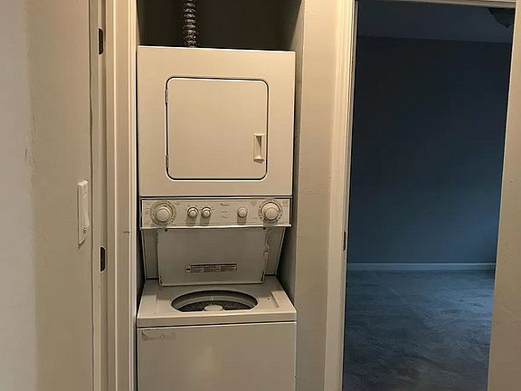 3rd image of 901 Hill St APT 1