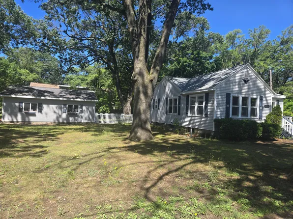 1141 Gordon St, Muskegon, MI 49442