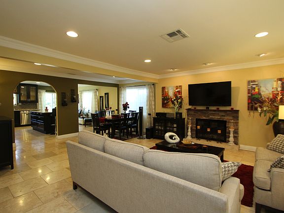 4th image of 5109 Canoga Ave