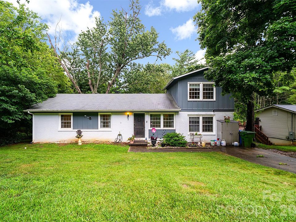 1st image of 6 Hillview Cir