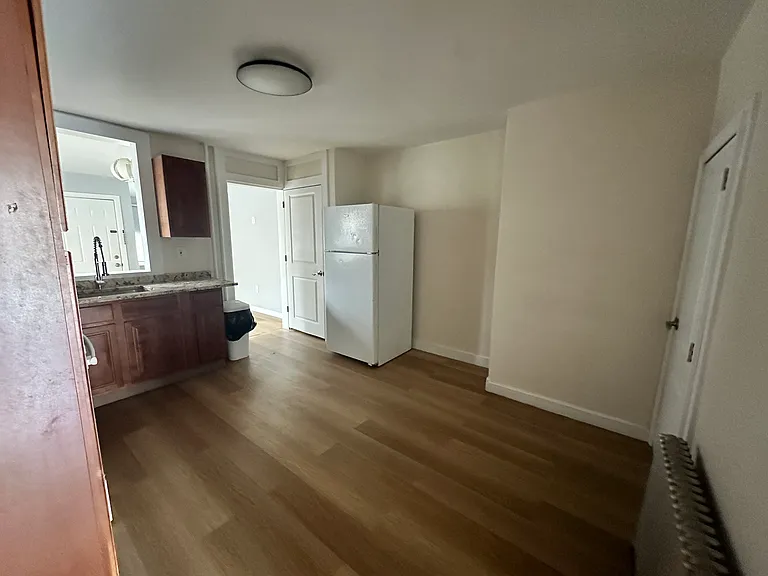 2714 Pratt St — Photo 10