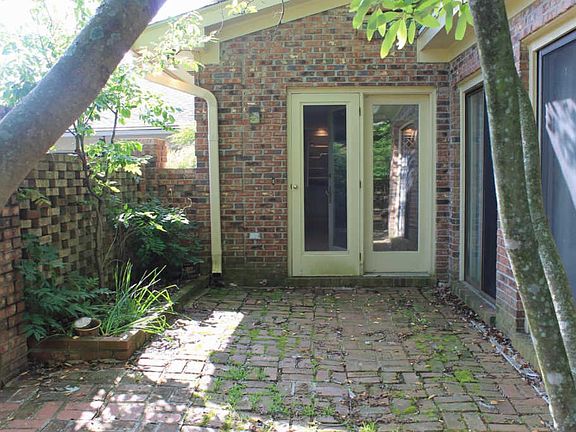 2nd image of 3409 Westridge Cir