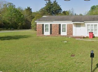 2740 Village Green Dr, Macon, GA 31206