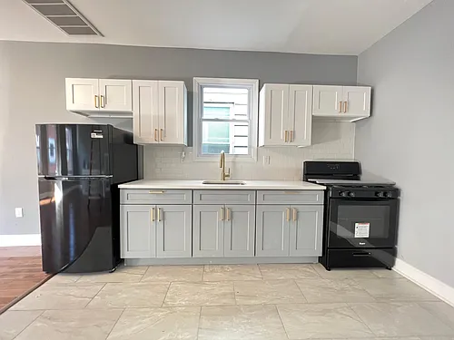 255 N 19th St #2 Photo 1