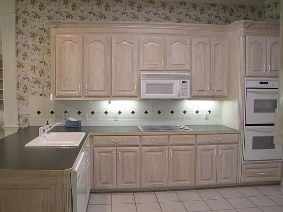 3rd image of 137 Saint Andrews Cir