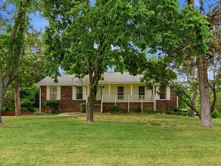 308 Brookview Ct #A — Photo 2