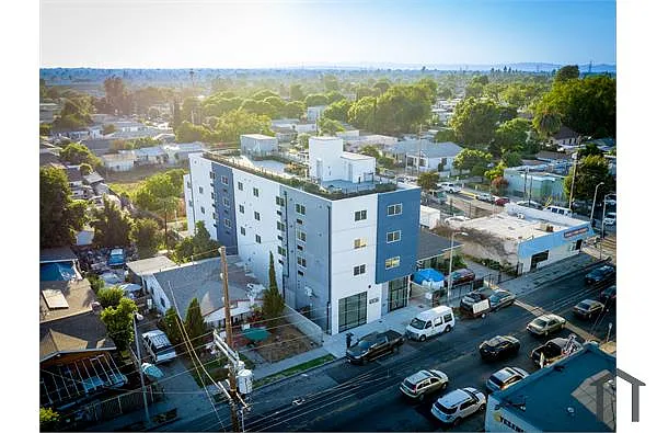 Building Photo - 10811 Compton Ave