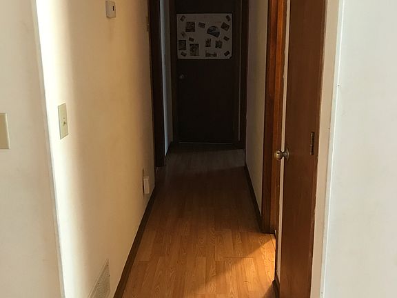 4th image of 804 Greenwood Trl SE