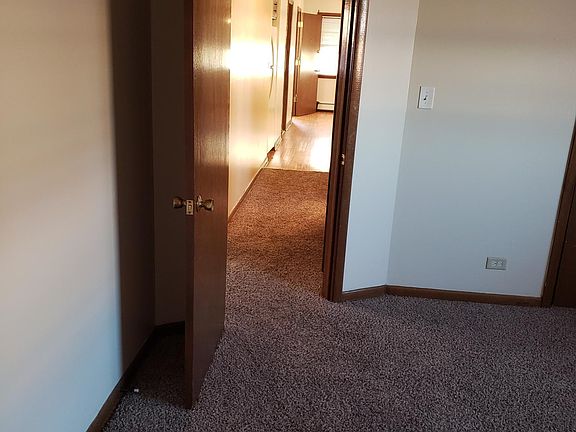 5th image of 15040 Woodlawn Ave APT 1