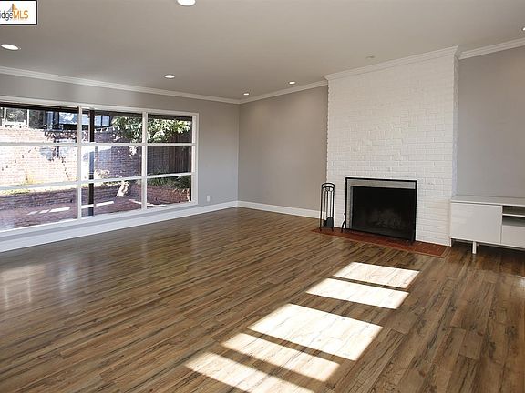 4th image of 3457 Margarita Ave