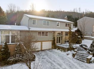 1513 Campus Dr, Vestal, NY 13850