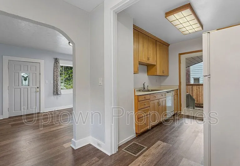 927 N Watts St #UNITA — Photo 10