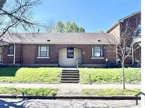 1 College Ct