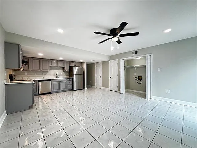 6628 Harbourview Dr — Photo 4