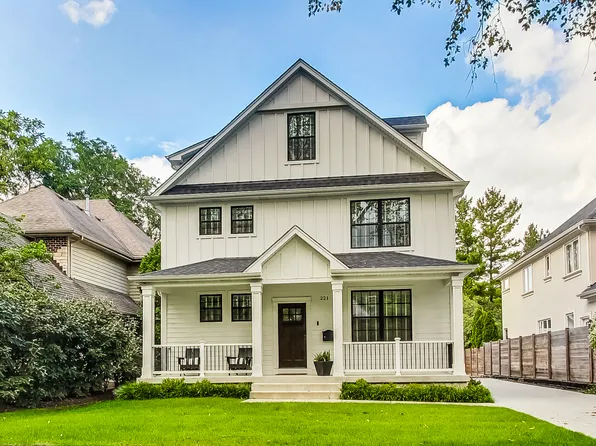 221 Fuller Rd, Hinsdale, IL 60521