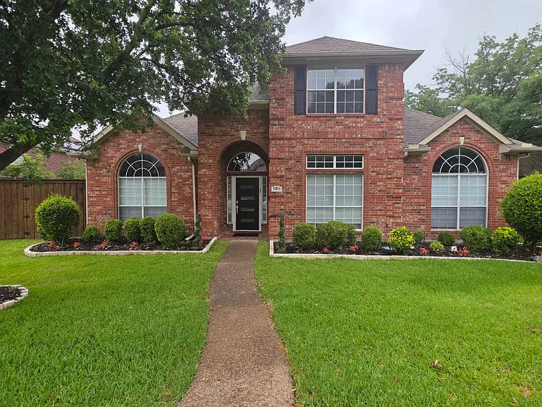 2416 McCarran Dr — Photo 16
