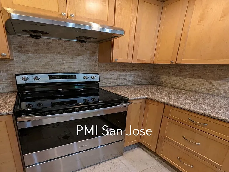 2726 Mabury Square - Kitchen (1)_05072024