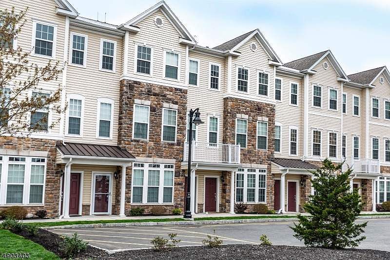 1st image of 12 Wisteria Ln